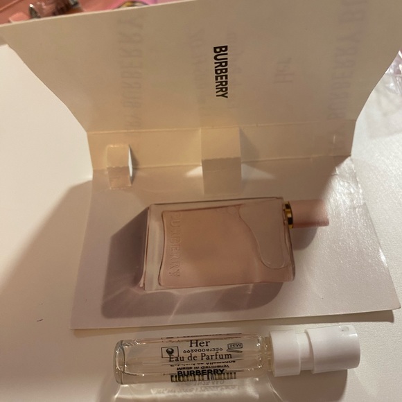 Designer Perfume Sample Bundle - Marc Jacobs, Gucci, Versace, Burberry Fragrance - Picture 4 of 6